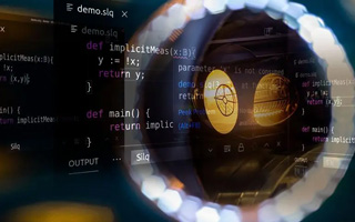西双版纳 ,php声明和调用变量的符号是什么？